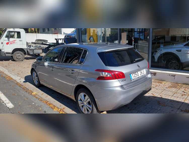 Peugeot 308 1.2 AUTOMATICO foto 4